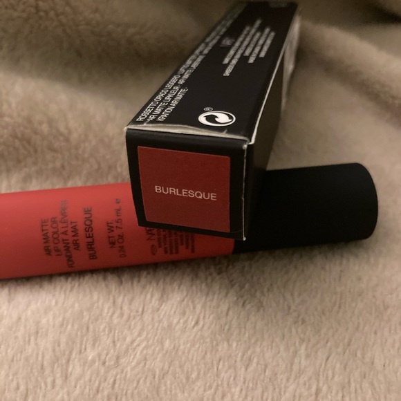 NARS AIR MATTE LIP COLOR IN BURLESQUE - Picture 2 of 3